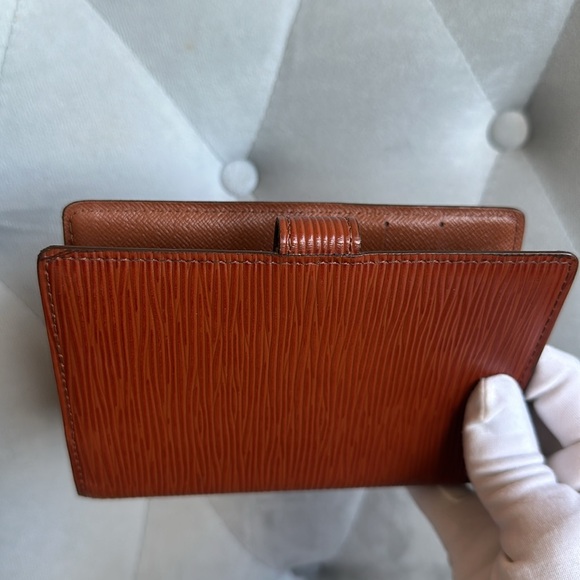 LOUIS VUITTON AGENDA - Picture 16 of 17